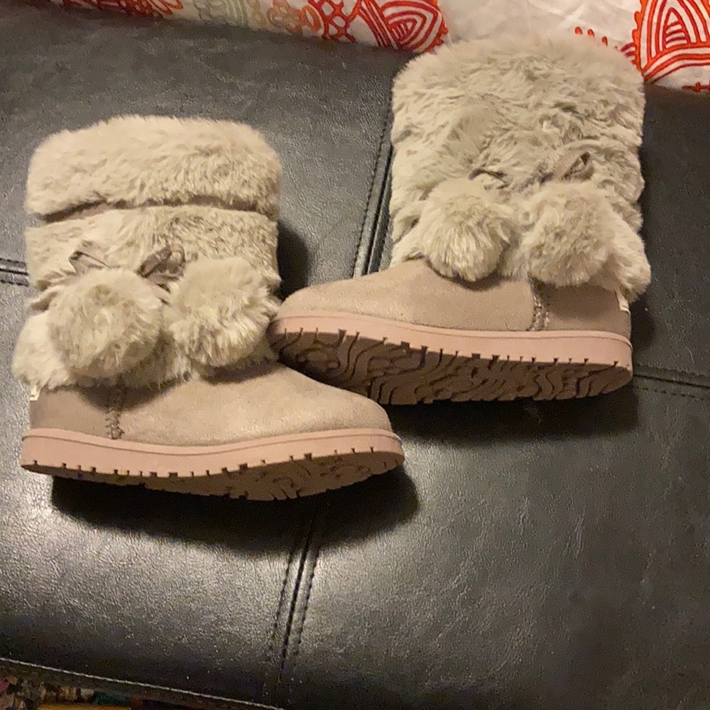 Makalu boots.